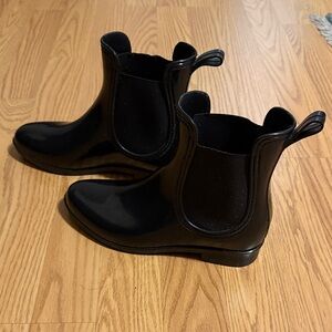 Stylish Women’s Black Ankle Rain Boots US 6
